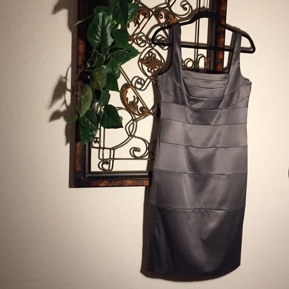 NWOT 💗Beautiful satin dress for special event - Picture 2 of 7